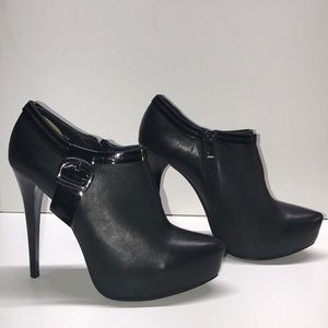 Baker’s Woman’s Black Heels